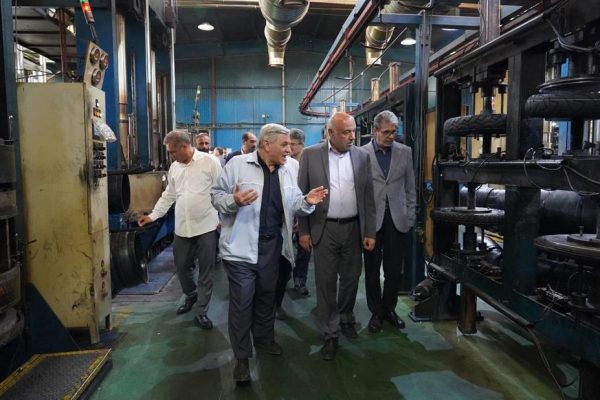 میدری در بازدید از شرکت ایران یاسا تولید لاستیک درکشور با