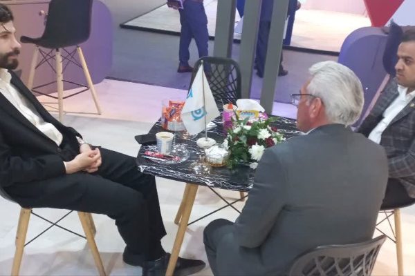 دیدار مسئولان غرفه ایران یاسا با مدیران بورس تهران